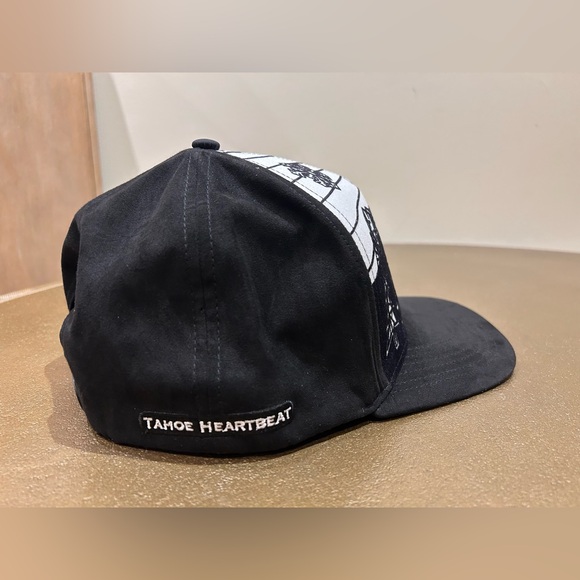 The Tahoe Heartbeat Hat Snap Back Black/white, Unique Print, Very Nice Condition - Picture 4 of 8